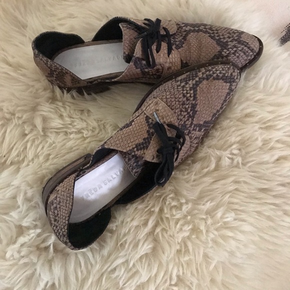 Freda Salvador Snakeskin Embossed Cutout Laced Oxfords - Size 9 - Picture 5 of 6